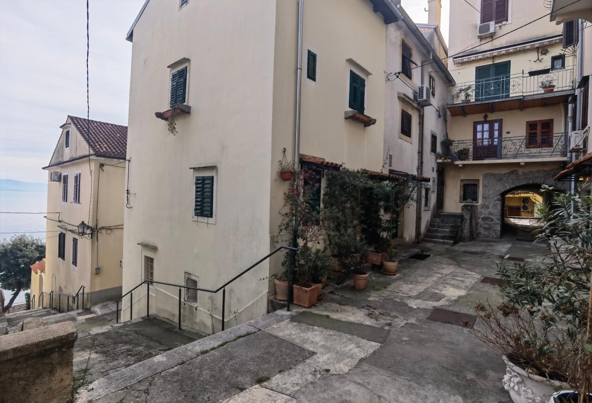 Apartment Zlatko , Ten Steps To The Sea Οπατία Εξωτερικό φωτογραφία